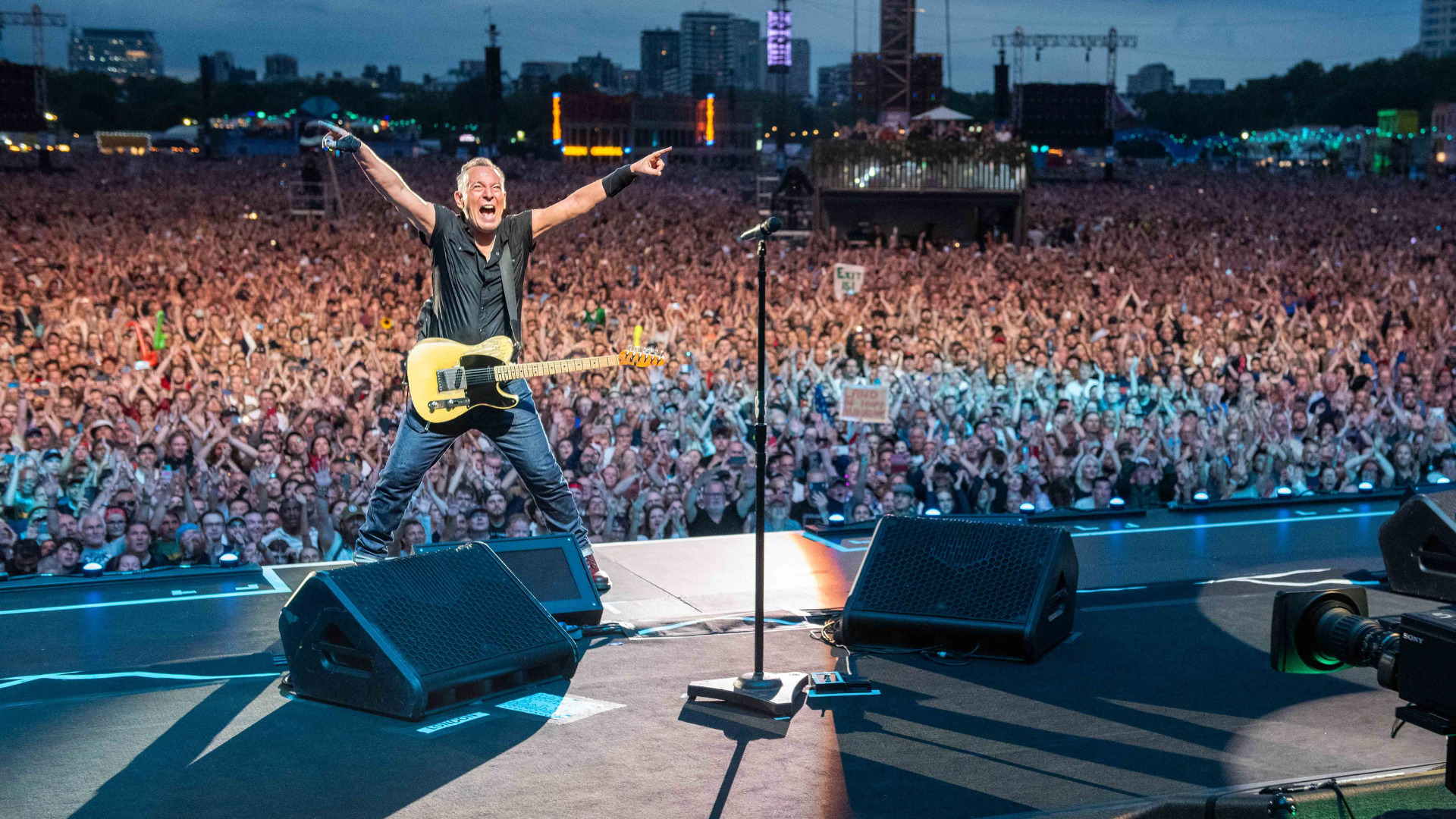 Bruce Springsteen and The E Street Band at BST Hyde Park, London, U.K. on July 8, 2023 (ROB DEMARTIN) 2_low_2